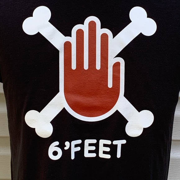 6’ FEET Hand And Cross Bones Tee Shirt - Picture 4 of 8